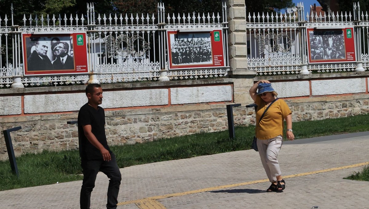 3 ilde sıcak hava bunalttı! Serinlemek isteyenler park ve bahçelere akın etti