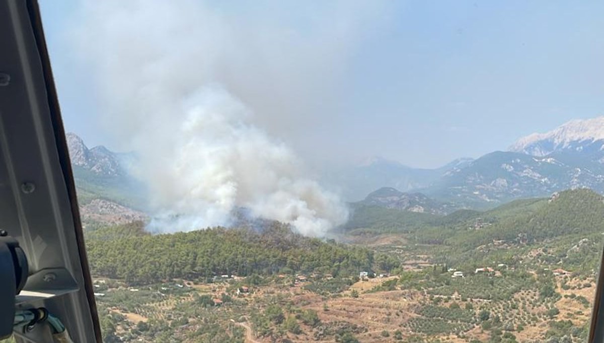 Antalya’da orman yangını: Ekipler müdahale ediyor