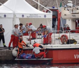 “Çifte standart” tepkisi: Zengin ve beyaz adamlar kurtarılıyor