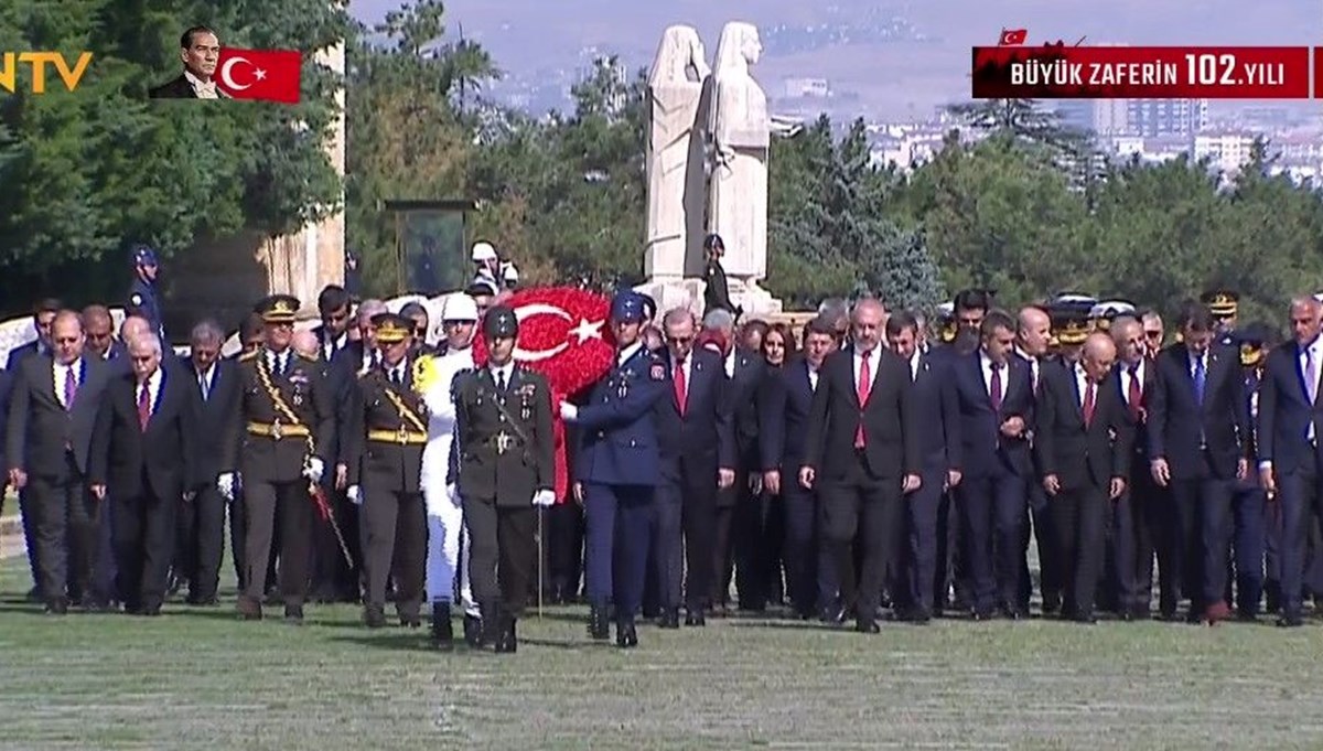 Devlet erkanından Anıtkabir ziyareti (Büyük zaferin 102. yılı)