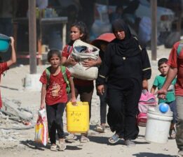 İsrail’in tahliye emirleri Filistinlileri çaresiz bırakıyor: “Nereye gideceğimizi bilmiyoruz, yeter artık”