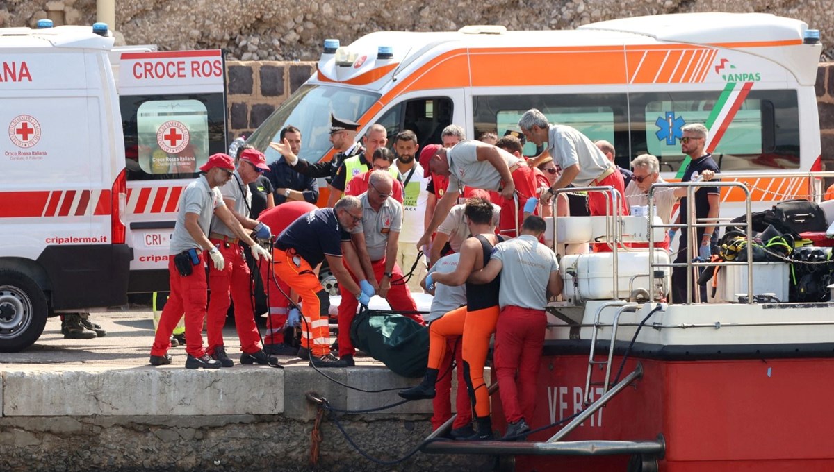 İtalya’da 22 turisti taşıyan yelkenli battı: Bir kişi öldü, altısı kayıp