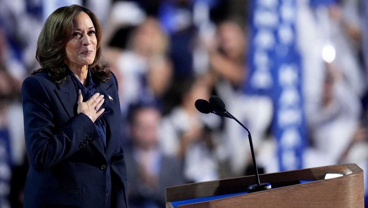 Kamala Harris, başkan adaylığını resmen kabul etti