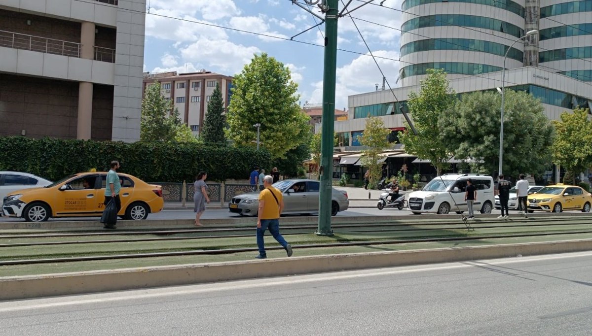 Suriye’de üç dakika arayla iki deprem: Türkiye’den de hissedildi