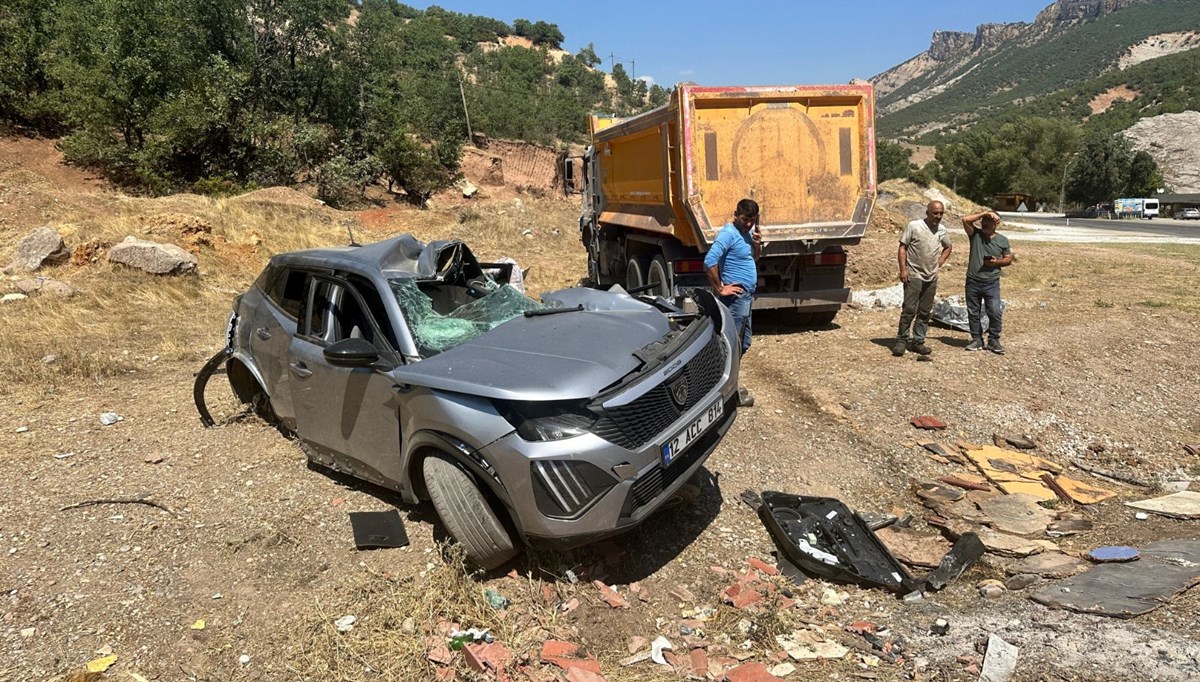 Tunceli’de feci kaza: 1’i çocuk 2 ölü, 4 yaralı