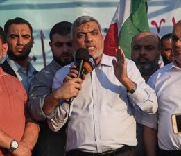 Hamas Siyasi Büro Üyesi İzzet Er-Rişk: Gazze’deki 6 esir, İsrail bombardımanında öldü