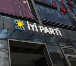 İYİ Parti parçalanıyor! Toplu istifa depremi