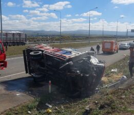 Kars’ta 3 araçlık zincirleme trafik kazası