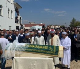 Narin’e gözyaşları içinde acı veda: Küçük Narin köyünde defnedildi