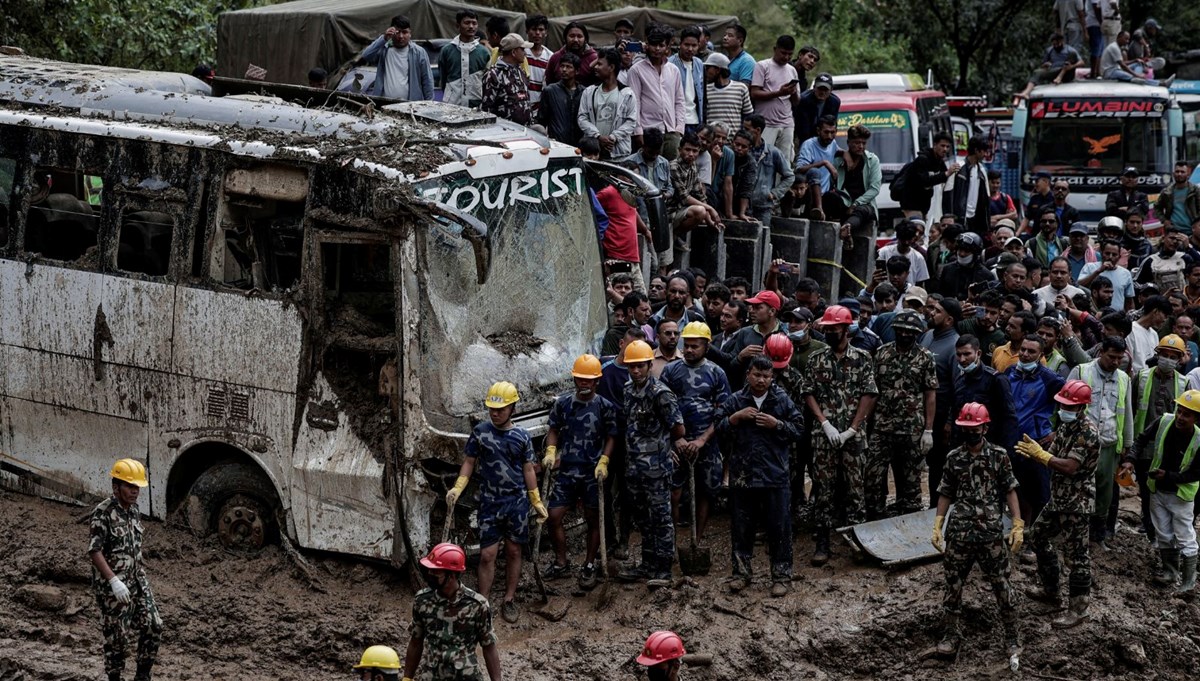 Nepal’de selin bilançosu ağır oldu: En az 200 ölü, 127 yaralı