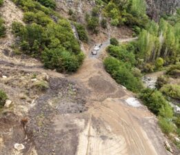 Tunceli’de sağanak yağış heyelana neden oldu