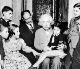 Dahi olmanın sırrı bu olabilir mi? Einstein’ın tuhaf alışkanlıkları!