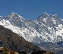 Everest Dağı’nın her yıl 2 milimetre uzadığı tespit edildi