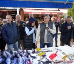 Fırtına dindi, balık tezgahları şenlendi