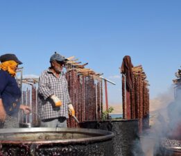 Geleneksel yöntemle hazırlanıyor, büyük ilgi görüyor: Sadece 3 malzemeyle hazırlanan lezzet