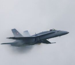 İspanya’ya ait F-18 savaş uçağı düştü: Pilot öldü