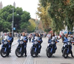 Motosikletli ve atlı kadın zabıtalar görev başında