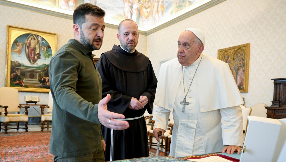 Zelenski, Papa Francis’ten yardım istedi