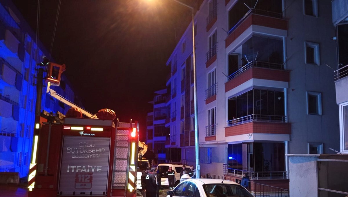 Elektrik panosundan yangın çıktı: Aynı aileden 5 kişi dumandan etkilendi