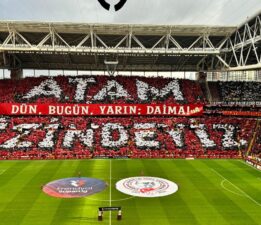 Galatasaray’dan Mustafa Kemal Atatürk koreografisi