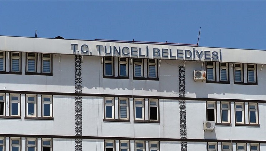 İçişleri Bakanlığı duyurdu: Tunceli ve Ovacık Belediye Başkanları görevden uzaklaştırıldı