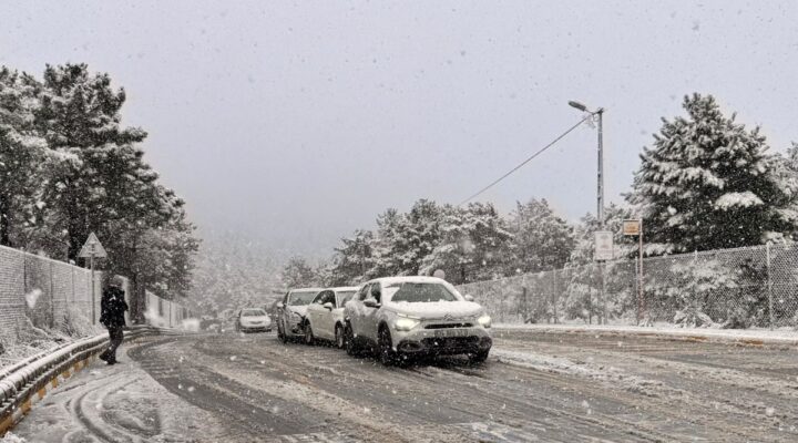 İstanbul’a beklenen kar geldi