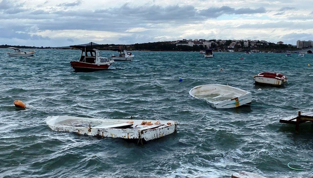 Kuzey Ege’de lodos etkili oldu