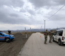 Van’da çeşitli suçlardan aranan 19 kişi tutuklandı