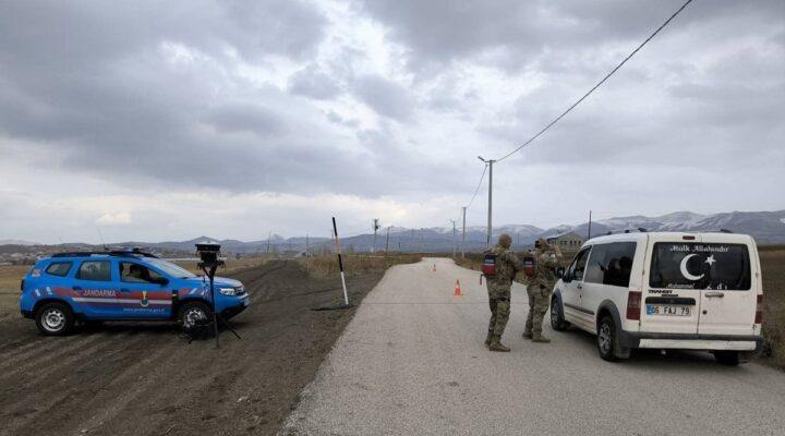 Van’da çeşitli suçlardan aranan 19 kişi tutuklandı