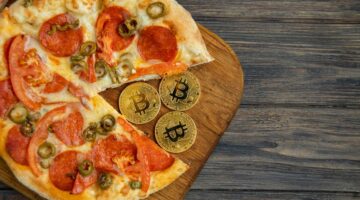 10 bin Bitcoin karşılığında iki pizza almıştı! 14 yıl önceki pizzanın şimdiki değeri dudak uçuklatıyor