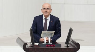 Bakan Şimşek: Asgari ücret enflasyonun üzerinde seyredecek