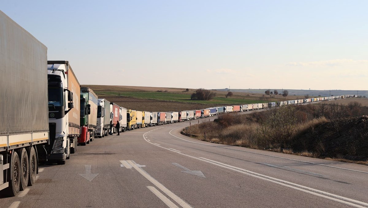 Sınırda 31 kilometrelik TIR kuyruğu