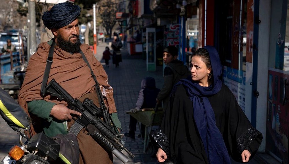 Taliban’dan tepki çeken yasak: Kadınlar ebelik eğitimi alamayacak!