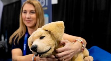 Alzheimer için robot köpek: Bakım gerektirmiyor, gerçeği gibi sevimli!