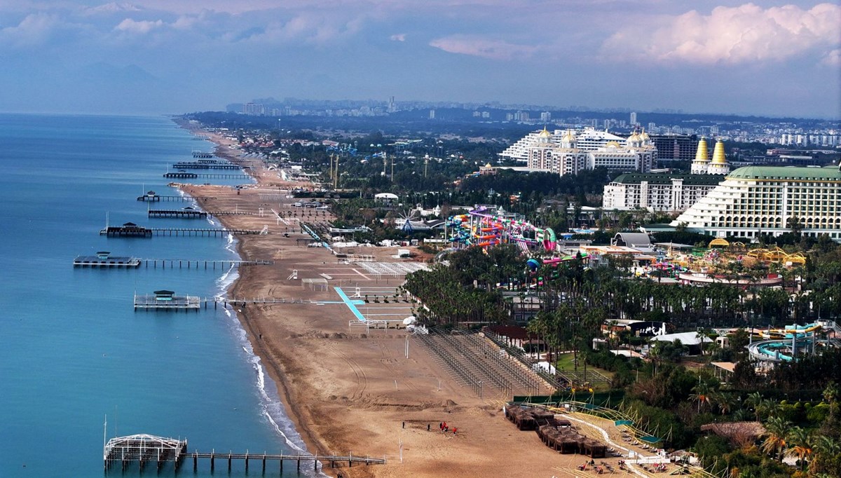 Antalya’da 15 günlük tatil hareketliliği başladı