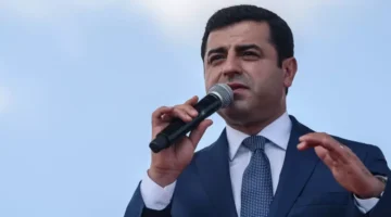 DEM Parti heyetiyle görüşen Demirtaş’tan Öcalan’a destek, Kandil’e uyarı